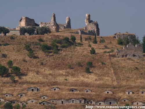 RUINAS DEL CASTILLO MEDIEVAL EN LO ALTO DEL CERRO